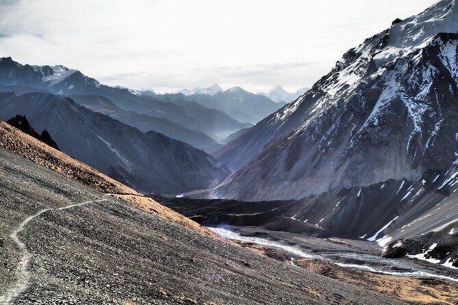 12 days Annapurna Circuit Trek - Chame and Upper Pisang: where the route starts changing for real