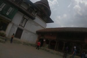 Bhaktapur Day Tour with Changu Narayen - Getting there from Thamel: short drives, real time on-site