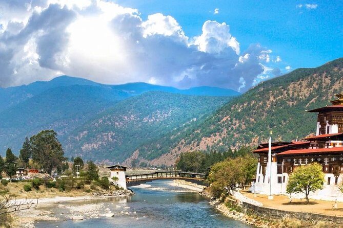 Bhutan Tour- 4 DAYS 3 NIGHTS - Day 3: Dochula Pass at 3080 m and Ta Dzong’s Guardtower Past