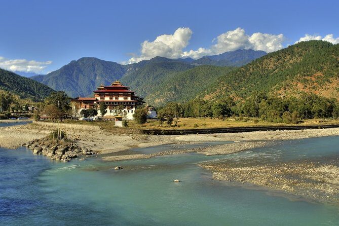 Bhutan Tour- 4 DAYS 3 NIGHTS - Day 4: Paro Departure With a Chomolhari Flight