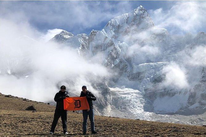 Everest Helicopter Tour from Kathmandu with Landing for Breakfast - Group size, comfort, and what you’ll notice once you land