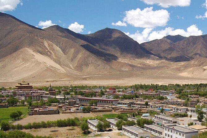 Fixed Departure Tibet Overland Group Joining Tours. - The 5:15am start and Kerung border day: where trips can feel tight