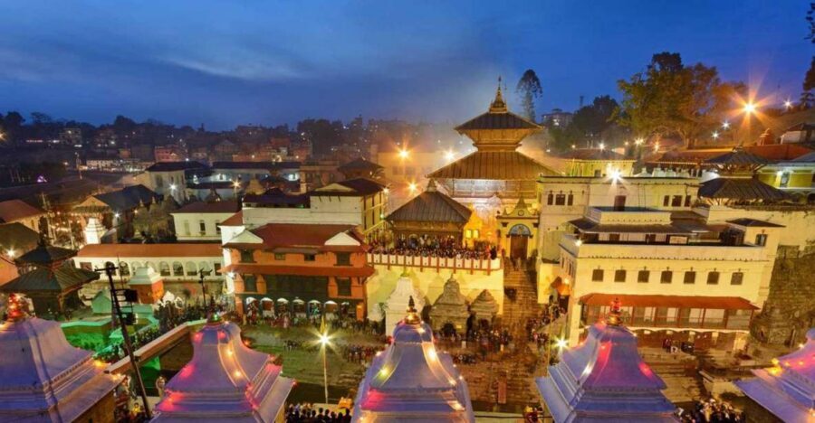Kathmandu: 3 hours night Pashupatinath Aarti Tour - Inside the temple complex: pagoda roof, golden details, silver doors
