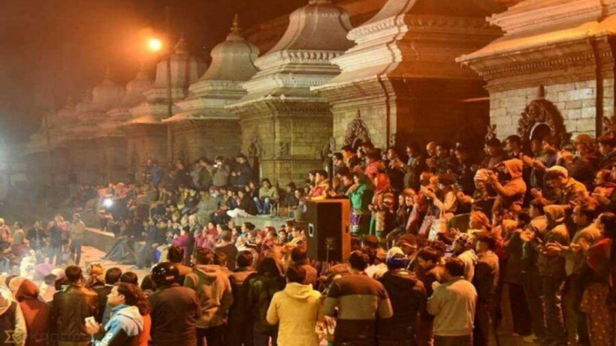 Kathmandu: 3 hours night Pashupatinath Aarti Tour - What you’ll actually see during the aarti moment