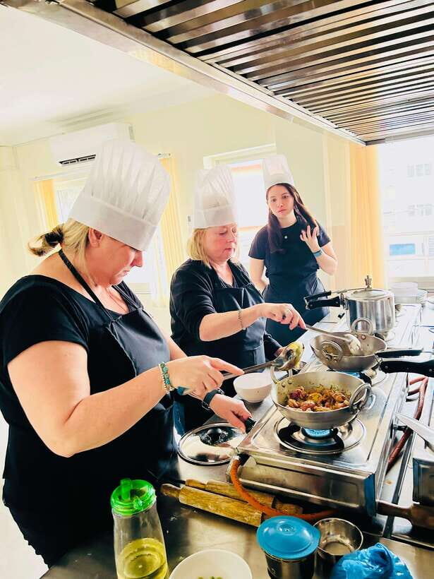 Kathmandu: Local Women-Lead Nepali Cooking & Momo Class - Getting there in Kathmandu: pickup, traffic, and the meeting point