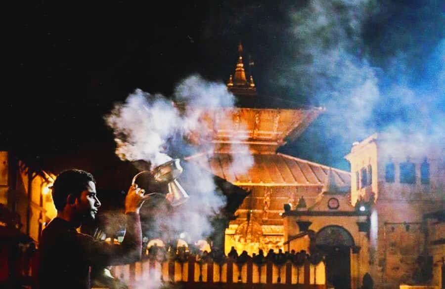 Kathmandu: Pashupatinath Aarati & Cremation Evening Tour - Exploring the UNESCO Temple Complex Like a Visitor With a Plan