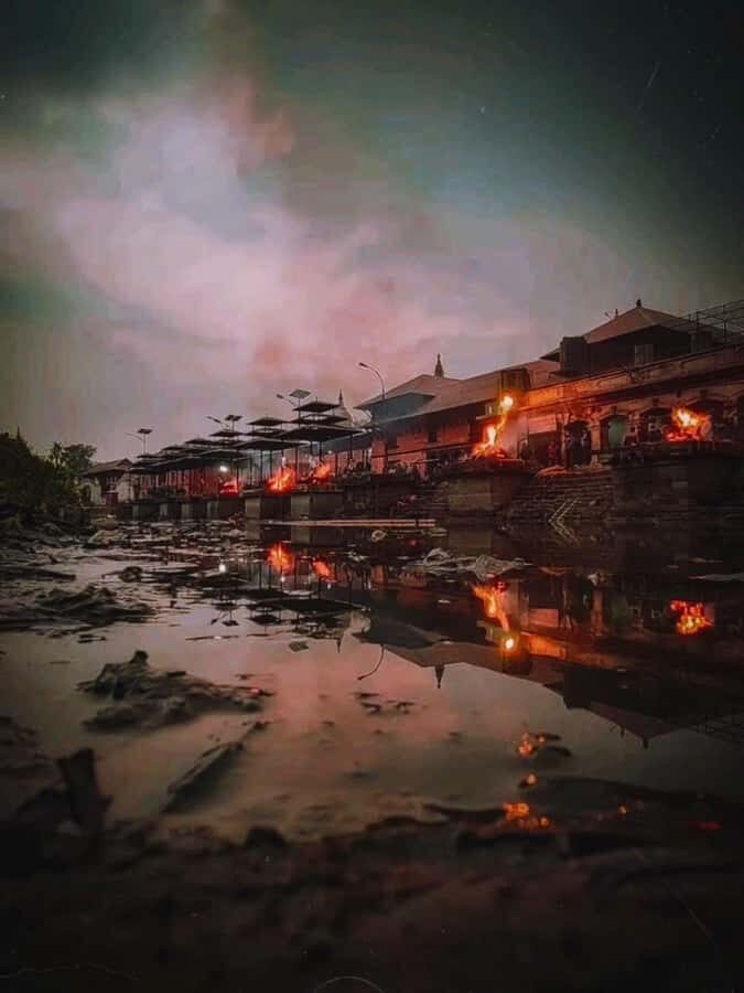 Kathmandu: Pashupatinath Aarati & Cremation Evening Tour - Meeting Your Guide at the Main Gate (and Finding Your Bearings)