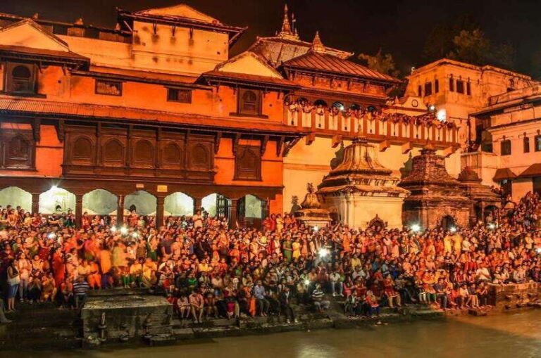 Kathmandu: Pashupatinath Temple Evening Aarati Tour - Getting There From Thamel, Boudhha, or Central Kathmandu (and What Crowds Do)