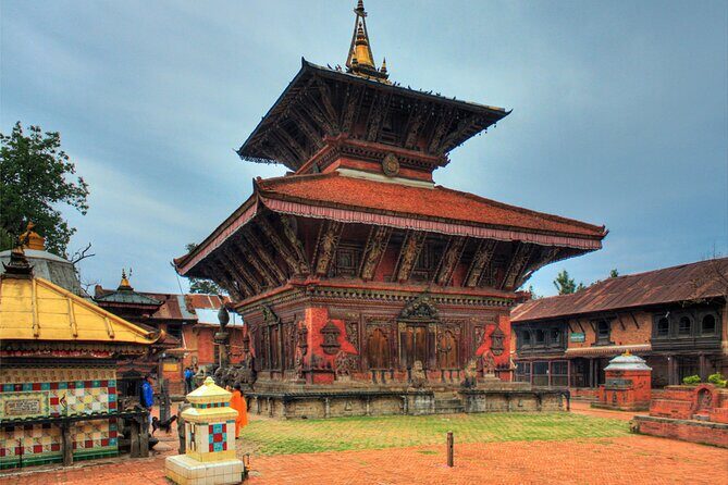 Kathmandu: Private/Group Tour to 7 UNESCO Sites with Lunch - Stop 4: Changu Narayan Temple on the hilltop near Bhaktapur