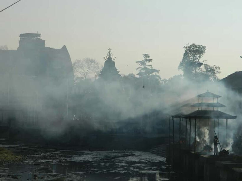 Katmandu: Pashupatinath Open Cremation & Evening Aarati - Entering the Pashupatinath temple complex: what to expect on arrival