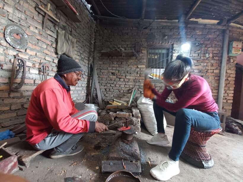 Knife Khukuri Making Workshop - First grinding: the step where sparks stay controlled