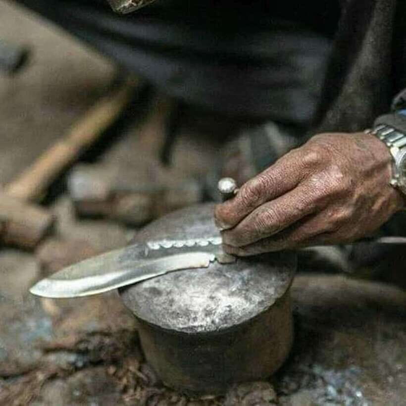 Knife Khukuri Making Workshop - The handle and the “feel” of a real khukuri