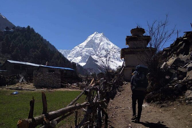 Manaslu Circuit Trek 8th Highest in the World - Samagaun: when Tibetan influence becomes obvious