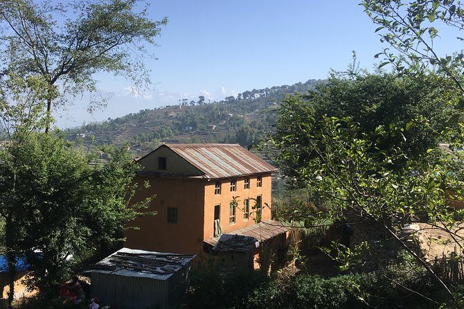 Nagarkot Sunrise View and Day Hiking from Kathmandu - Stop 4: Changu Narayan Temple, UNESCO, and Newari Craft Details