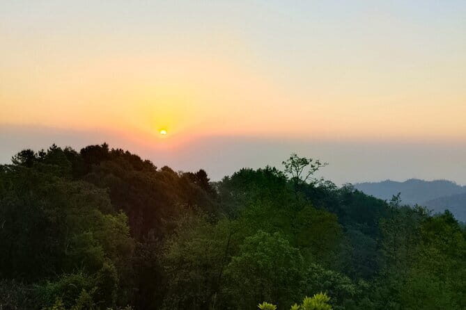 Nagarkot Sunrise View & Day Hiking with Lunch - Private/Group - Kathmandu Pickup to Nagarkot: Comfort Matters Before a Big Walk