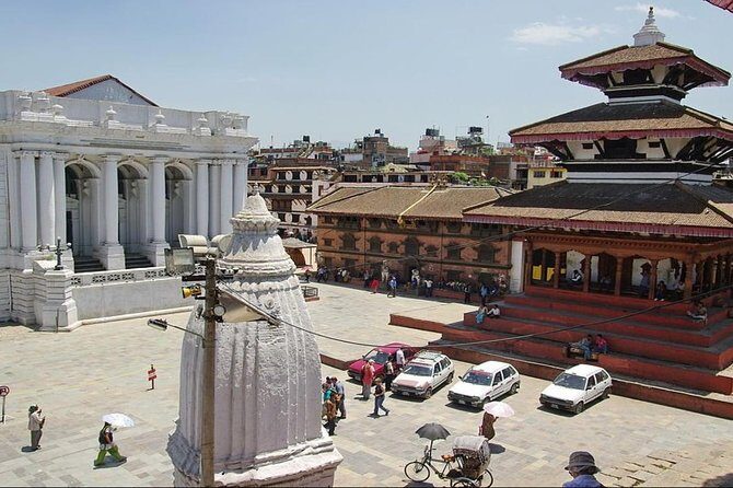 Private Half-Day Tour of Kathmandu Durbar Square and Swayambhunath Temple - Real-world guidance moments that make the tour stick