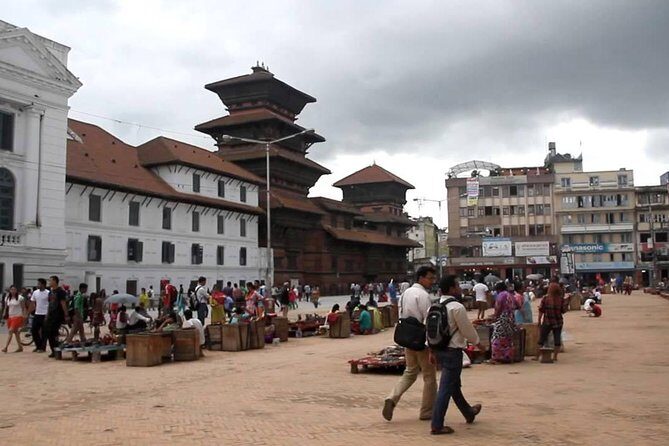 Private Half-Day Tour of Kathmandu Durbar Square and Swayambhunath Temple - Stop 1: Kathmandu Durbar Square (Hanuman Dhoka) and the royal-courtyard maze